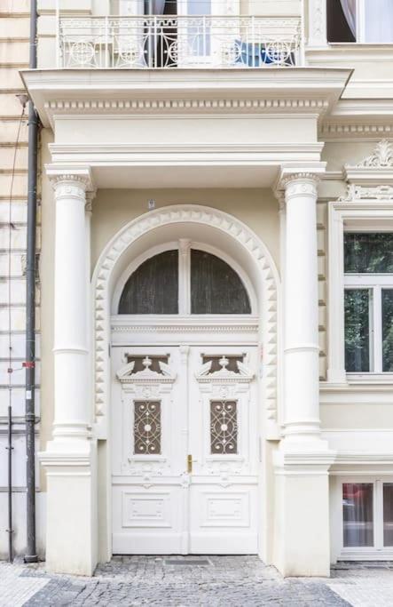 New In 1 Apartment
